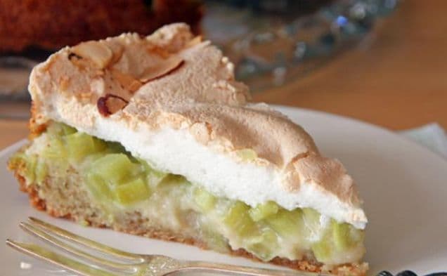 German Rhubarb Cake with Meringue